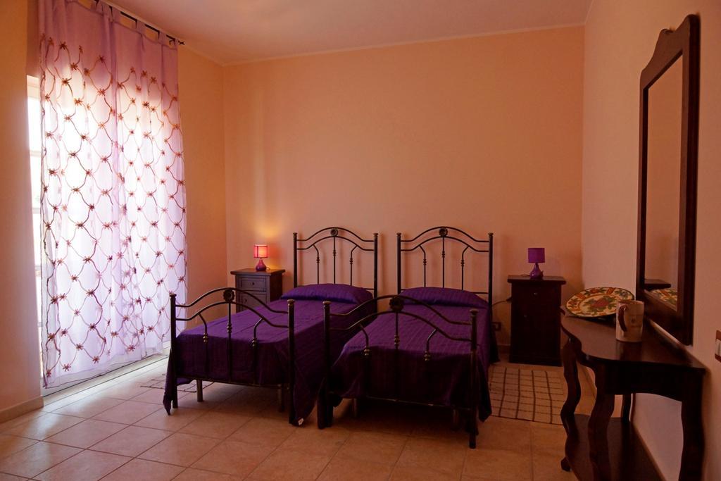 La Casa Di Miro Bed & Breakfast กาตันซาโร ห้อง รูปภาพ